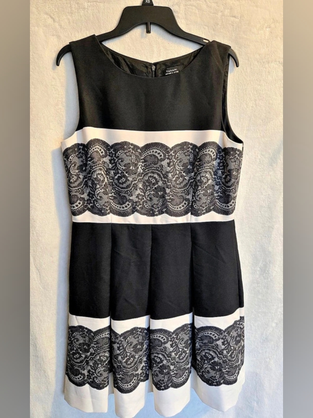 Tahari Arthur S. Levine Black & White Mini Dress Size 14